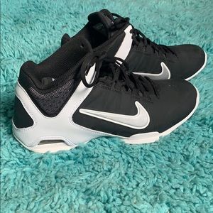 Basketball shoes